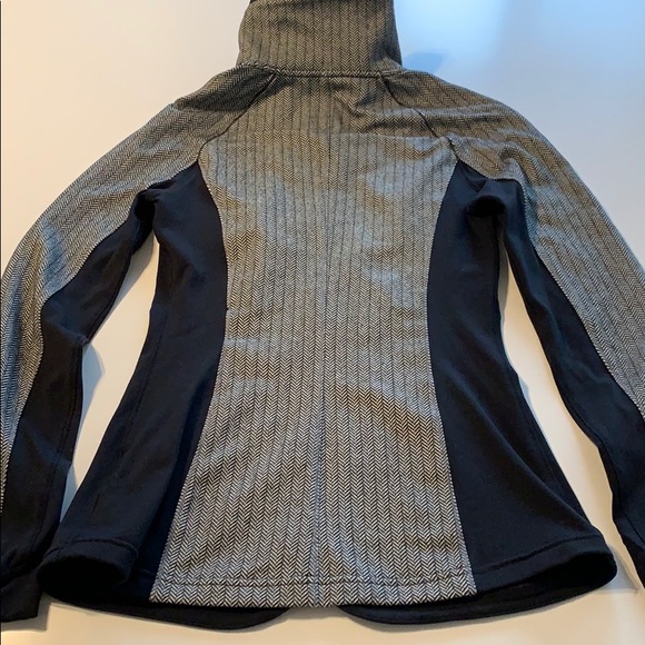 Titika running zip up jacket - Picture 4 of 9